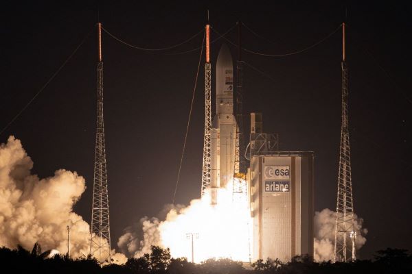 "Ariane 5" dodas savā pēdējā lidojumā.